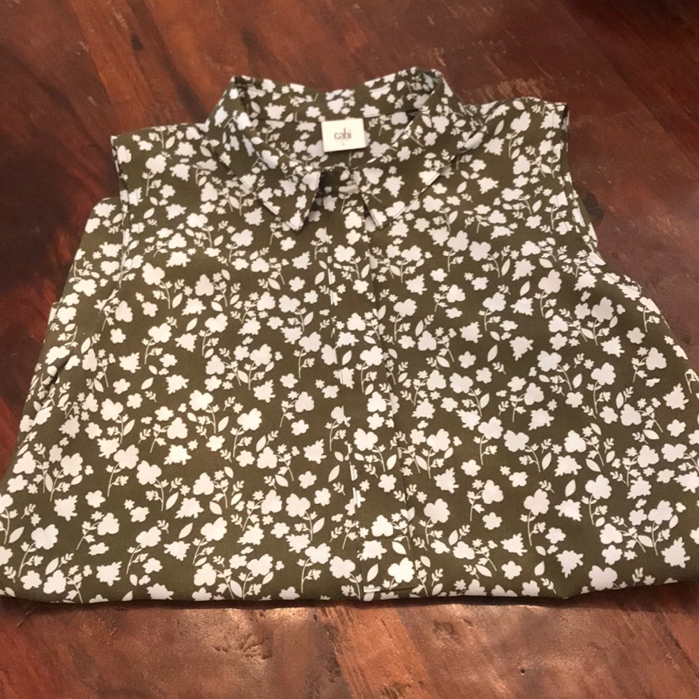 Like new Cabi floral blouse. Worn once!
